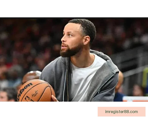 勇士官方：库里完成5对5对抗训练 本周末将接受重新评估